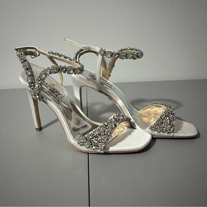Badgley Mischka Galia Crystal Ankle Strap Evening Shoe Size 6
